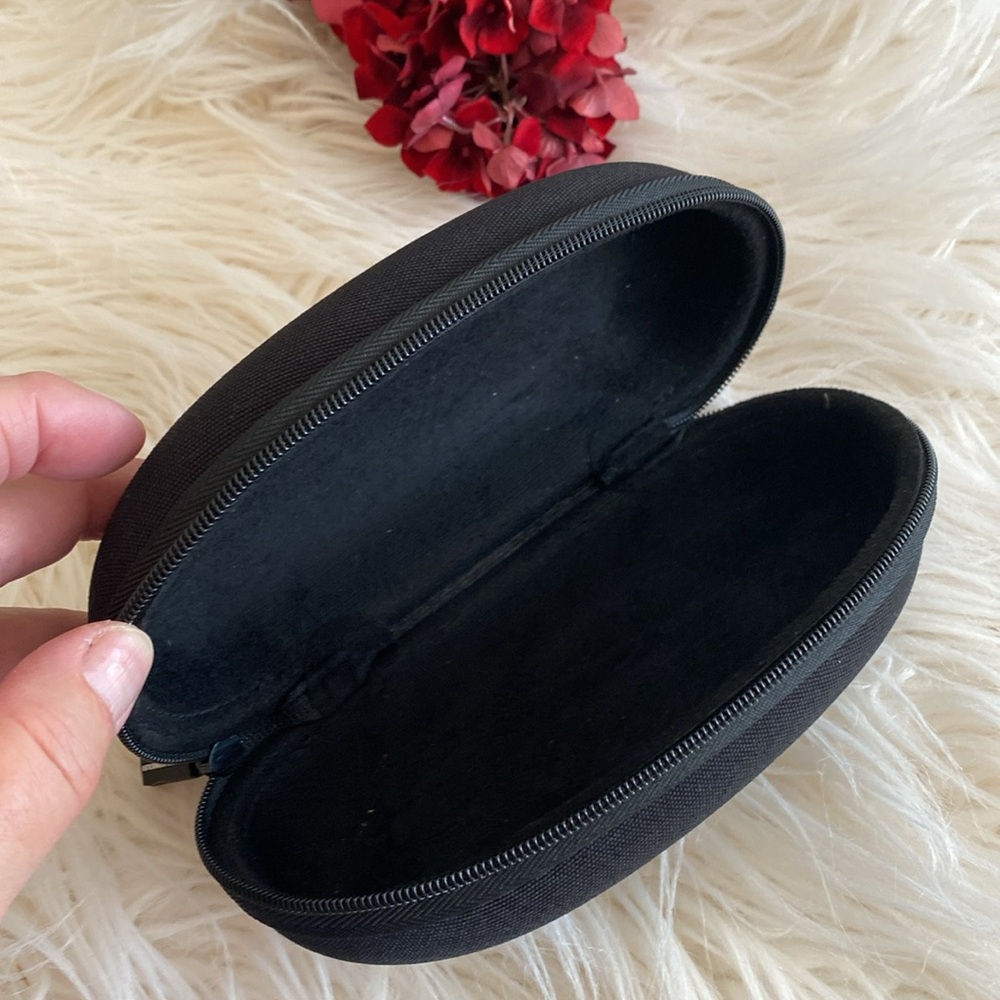 UNDER ARMOUR glasses case - Picture 4 of 8